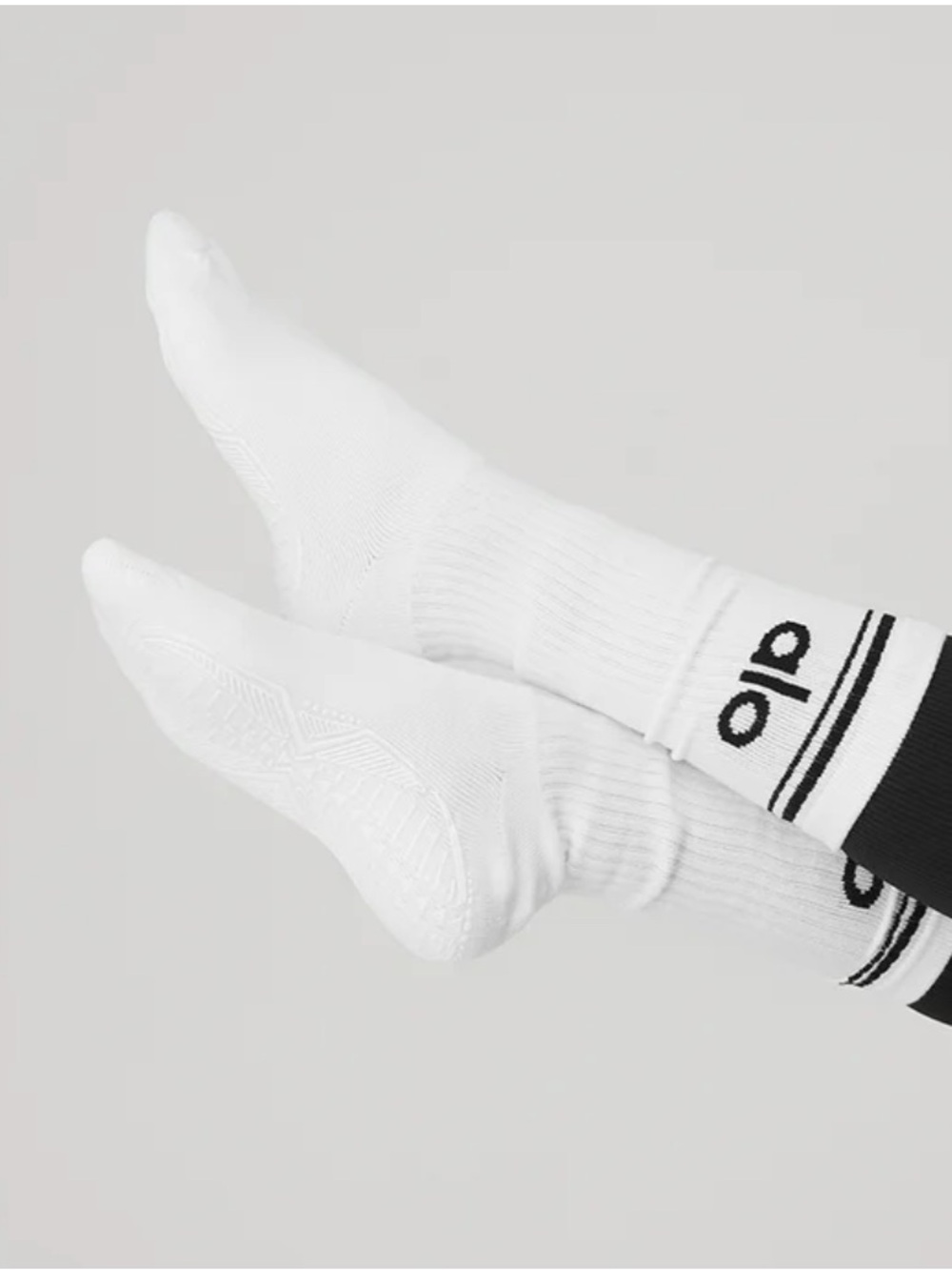 Alo Unisex Throwback Socks White With Black Trim Size Medium